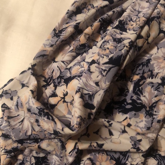 Mini dress BCBG. - Picture 5 of 8